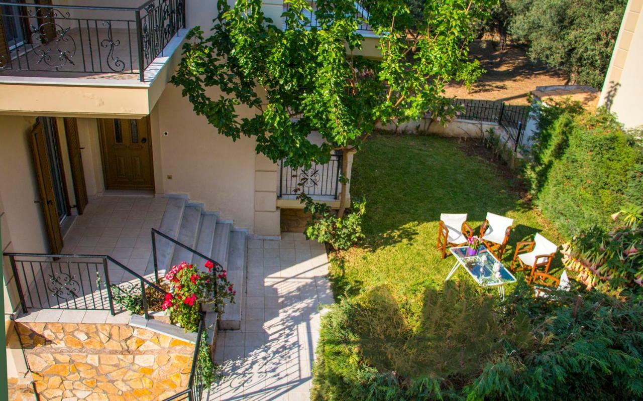 Maison Fleurs Diakopto Exteriér fotografie