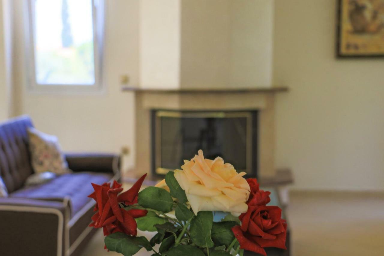 Maison Fleurs Diakopto Exteriér fotografie