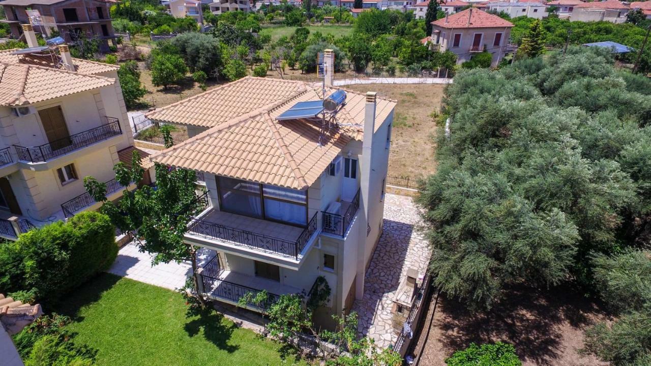 Maison Fleurs Diakopto Exteriér fotografie