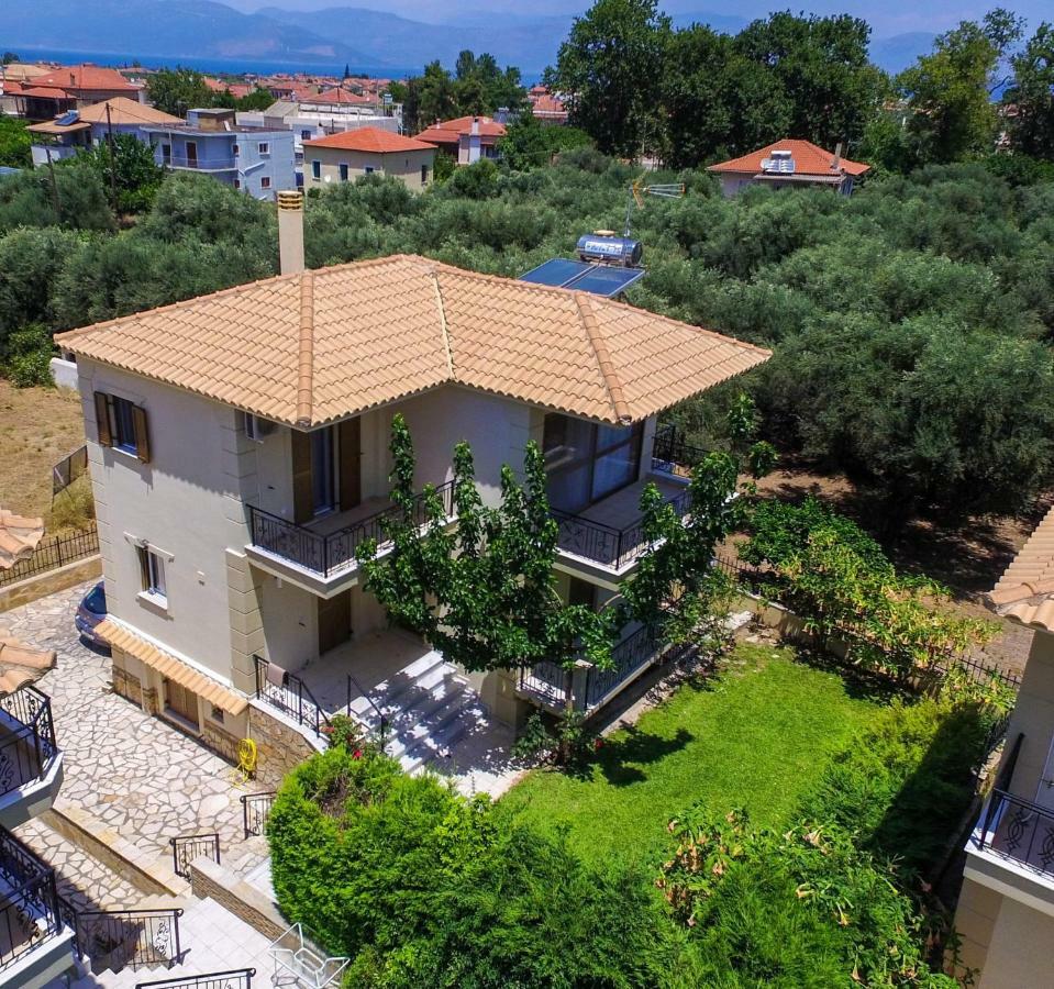 Maison Fleurs Diakopto Exteriér fotografie