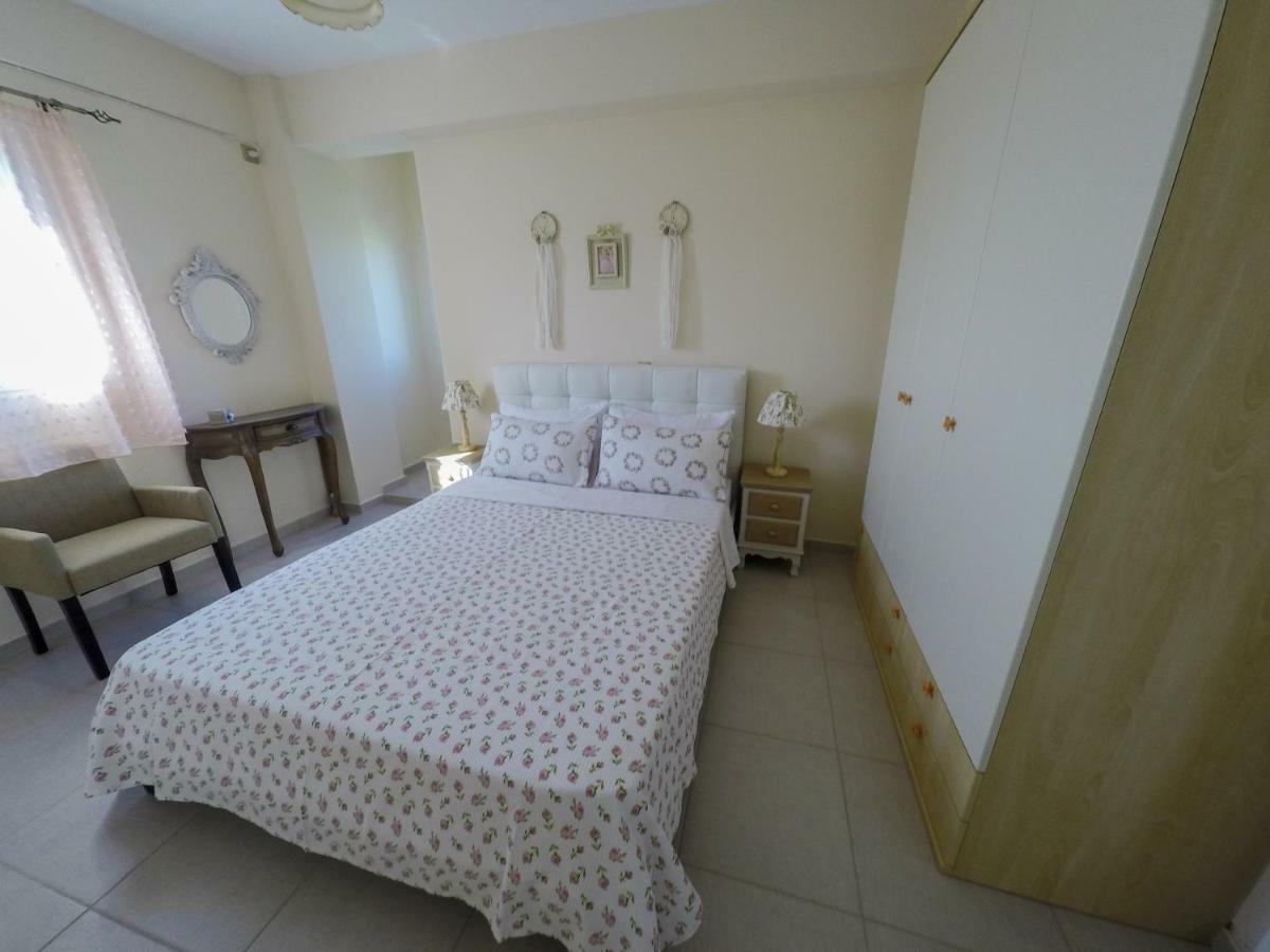 Maison Fleurs Diakopto Exteriér fotografie