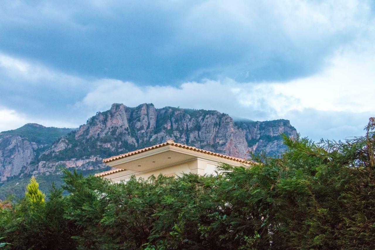 Maison Fleurs Diakopto Exteriér fotografie