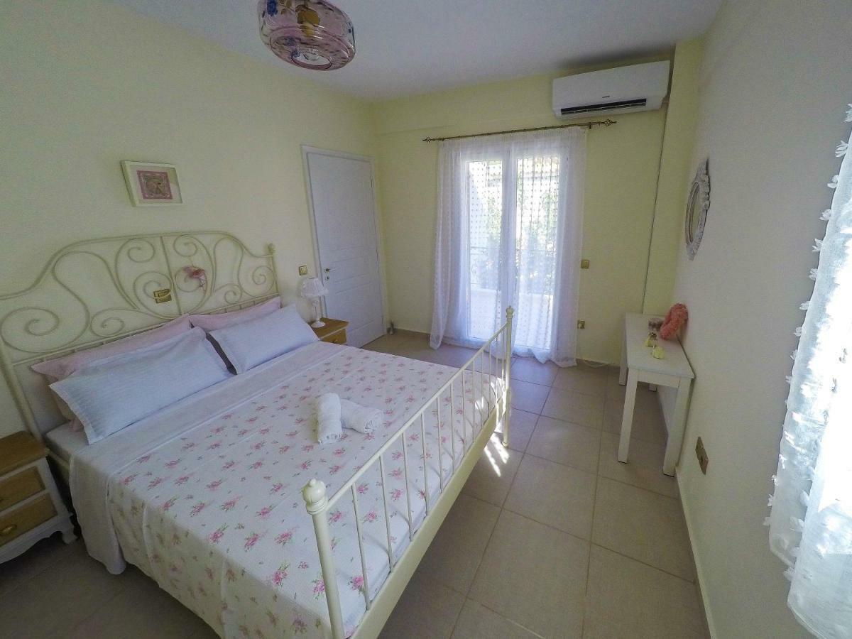 Maison Fleurs Diakopto Exteriér fotografie